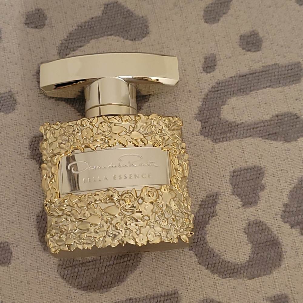 Oscar de la Renta Perfume Bella Essence
